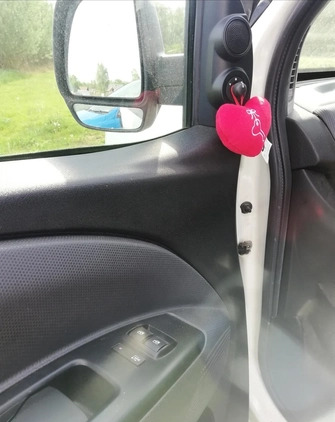 Fiat Doblo cena 28900 przebieg: 132000, rok produkcji 2014 z Szczebrzeszyn małe 191